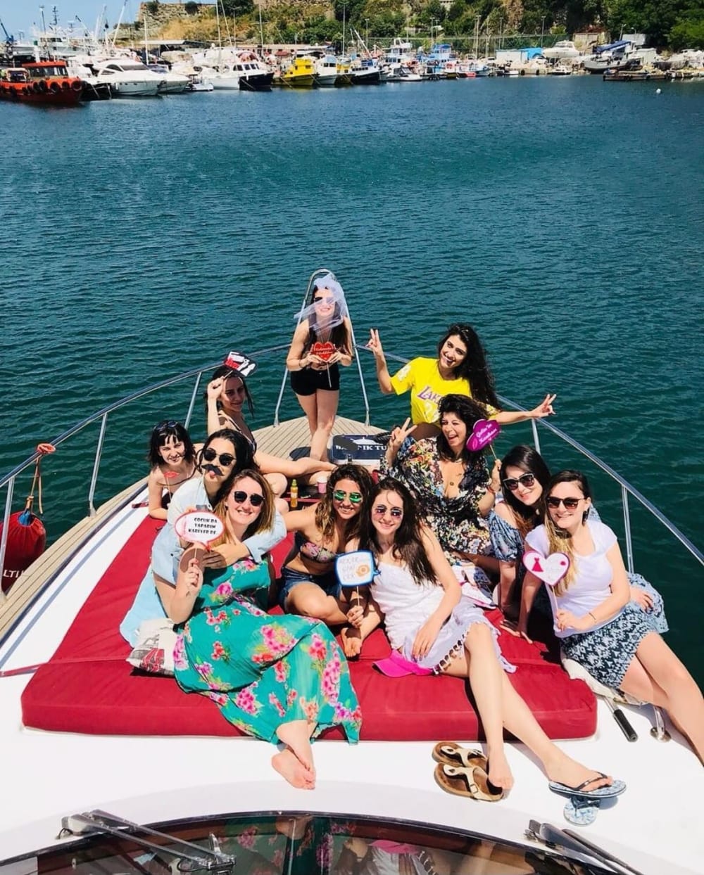 Eine Reise der Eleganz: Entdecken Sie Istanbuls Charme auf einer Yacht