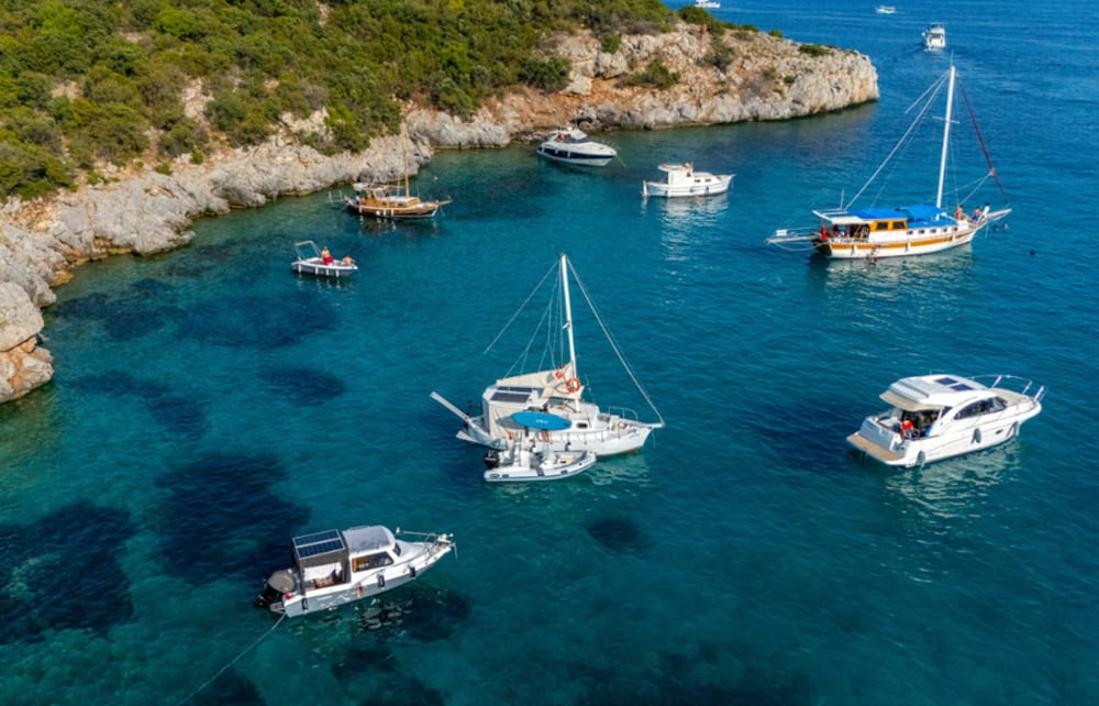 Feiern Sie mit Stil – 3-stündige private Event-Kreuzfahrt in Bodrum mit Drohnenvideo und Wasserspaß