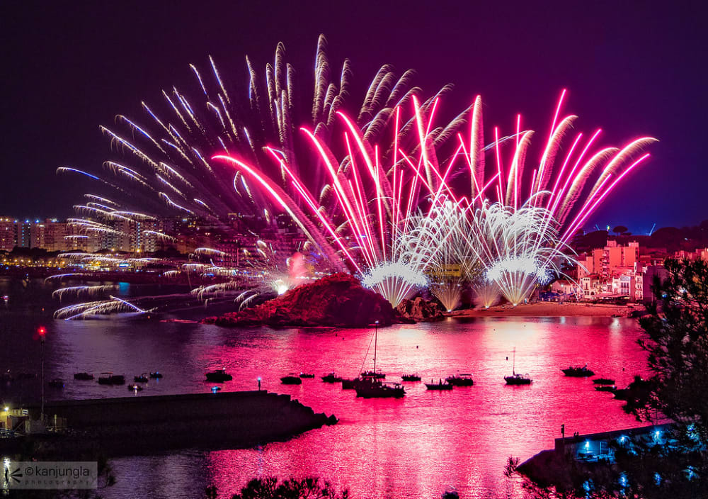 « FOCS DE BLANES AVEC BAIN AU COUCHER DE SOLEIL » Vivez l'expérience depuis la mer – 4h
