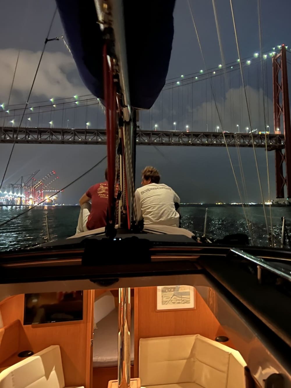 Lissabon bei Nacht: Lichter der Stadt-Flusskreuzfahrt