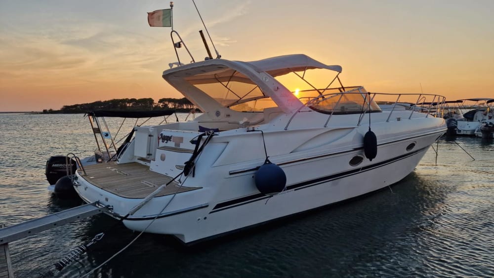 Porto Cesareo Yacht Escape: Maravilhas Costeiras de Meio Dia