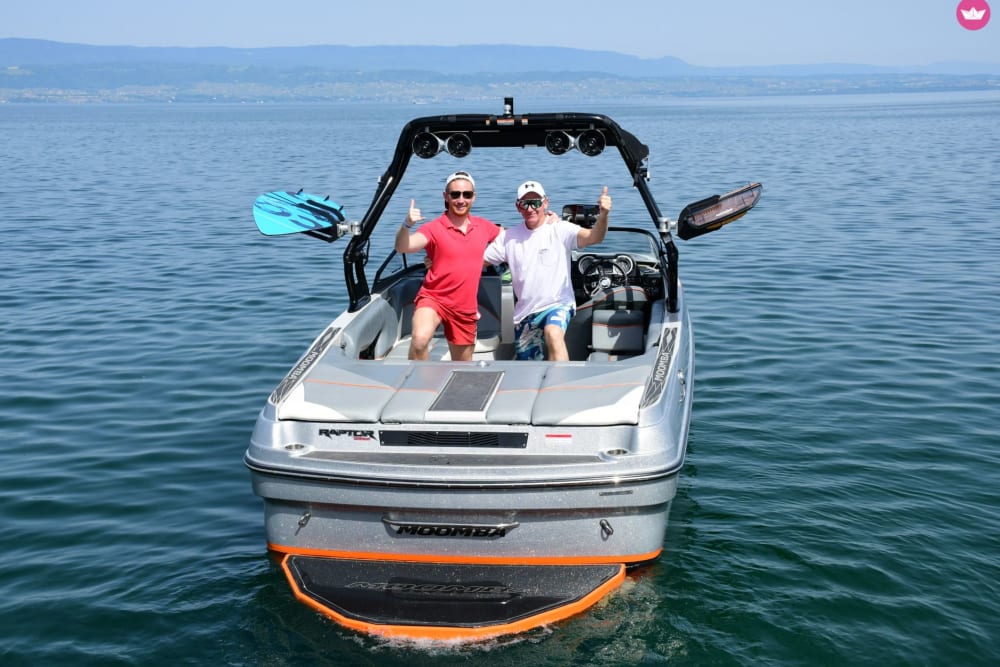 8h – L’Expérience Ultime : Journée Complète Wake, Surf & Plaisirs Nautiques – Moomba Mojo 23