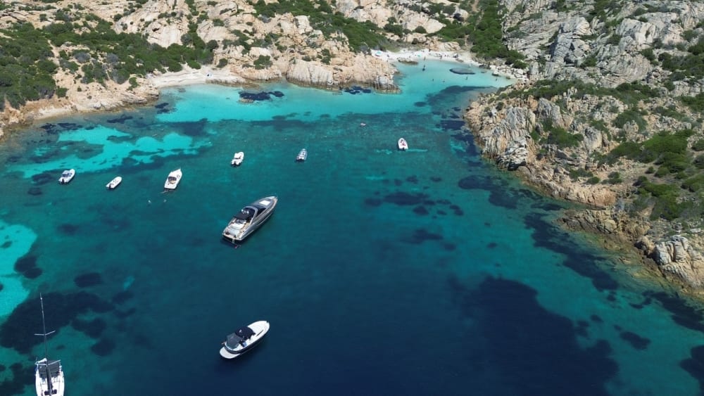 Full Day Caprera e La Maddalena: Un viaggio tra angoli nascosti e acque turchesi