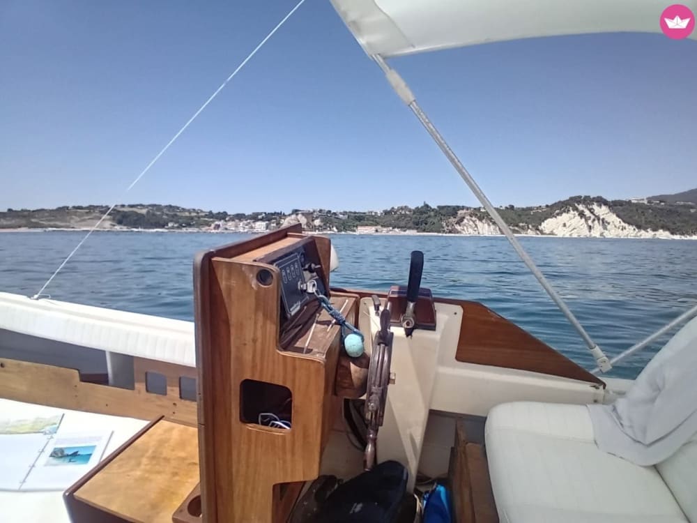 Abbraccio dell'Alba: Scopri la Riviera del Conero all'Alba