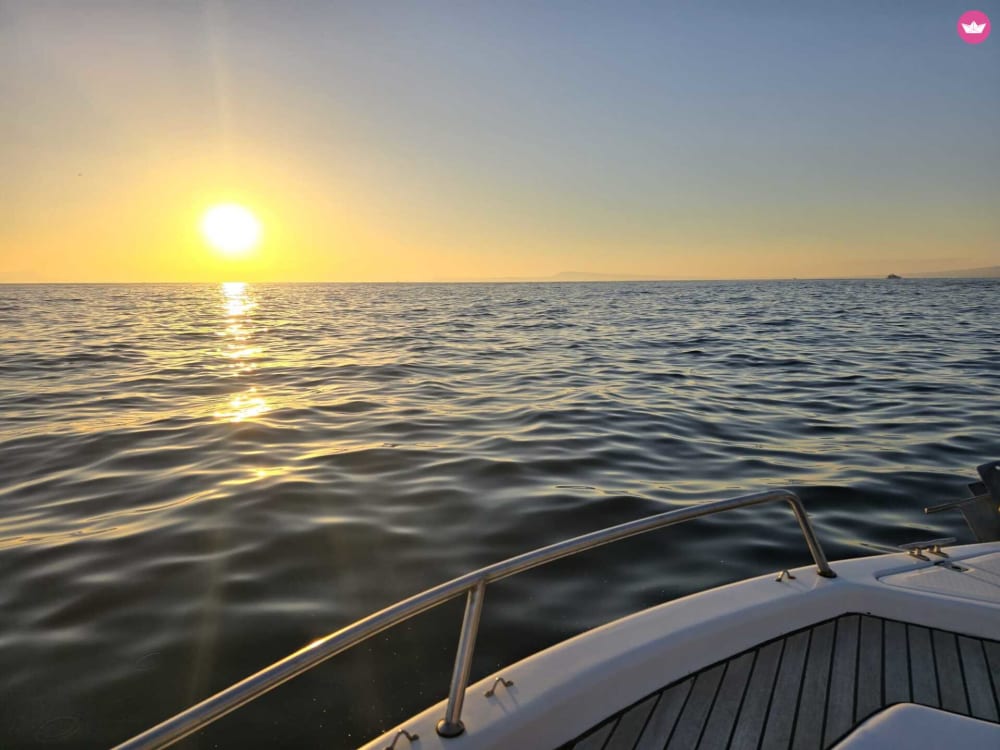 Sorrento Sunset Serenade: un magico tour in barca