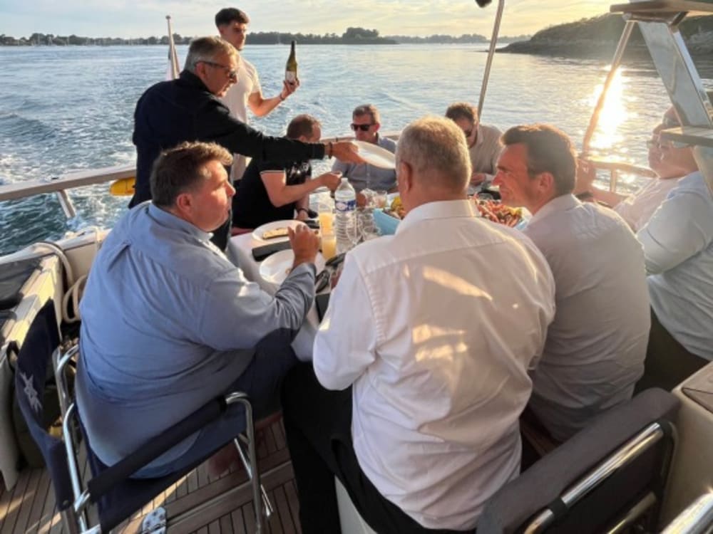 Journée Séminaire et Détente à Bord – Croisière Privée dans le Golfe du Morbihan