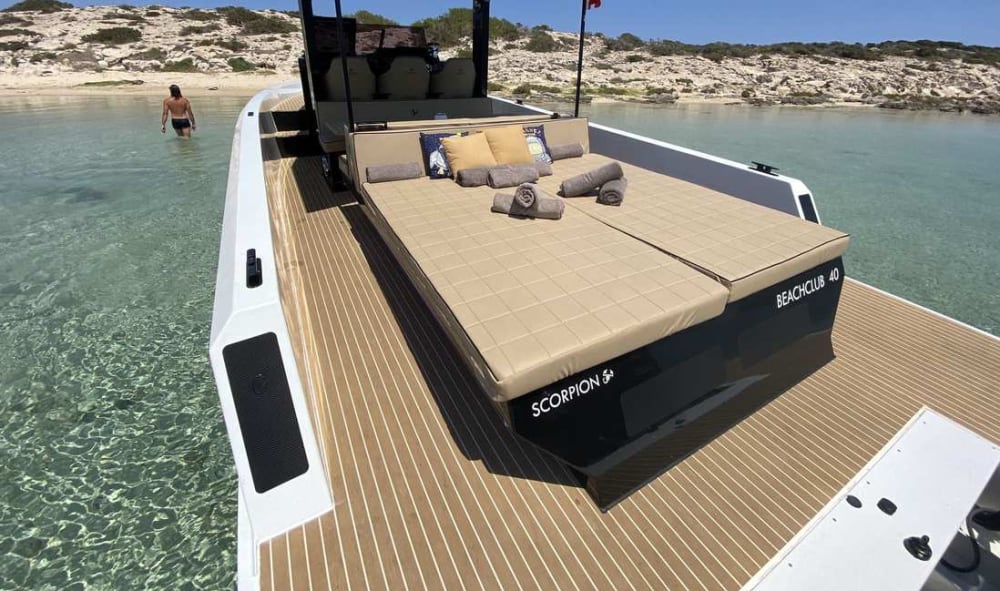 Descubre calas escondidas: tour en barco de 4 horas desde L' Ametlla de Mar