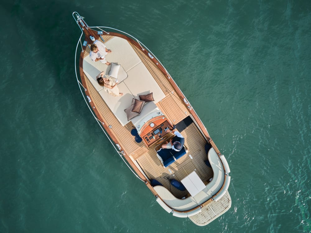 Venice Lagoon Masterpiece: 4-Hour Gozzo Island Explorer (with skipper and guide on board)