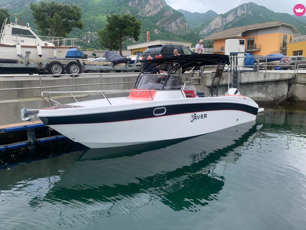 Tour with a stop for a swim on Lake Como