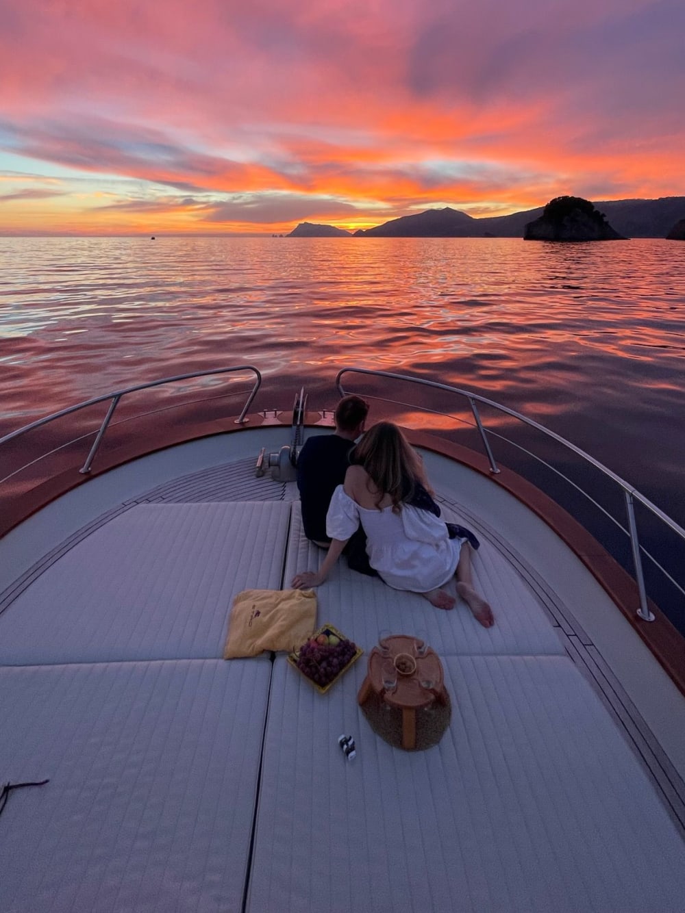 Tramonto tra le Leggende – Sunset verso l’Isola dei Galli