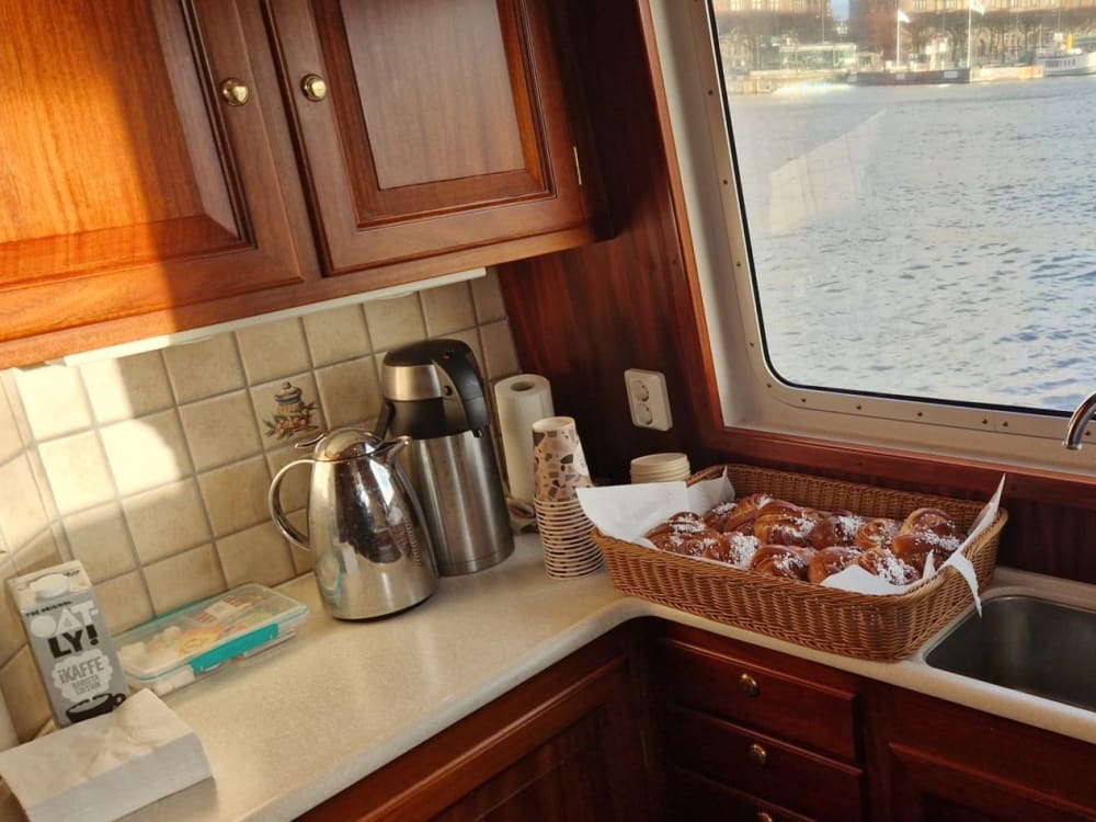 Aventura de 4 horas por el archipiélago: recorrido panorámico con parada en un acogedor restaurante