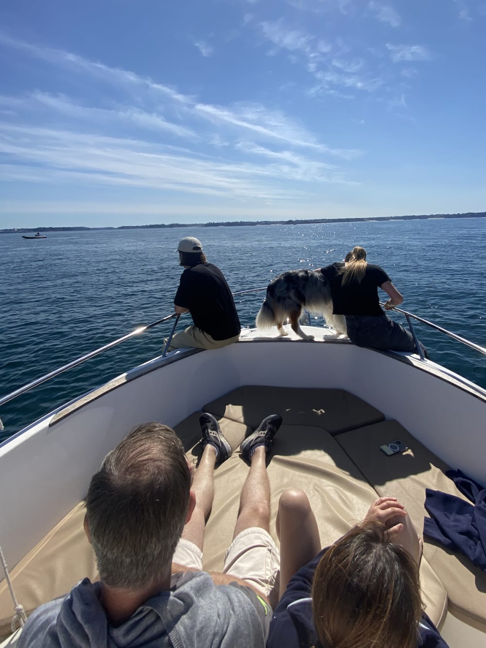 Une journée de co-navigation conviviale entre criques et plages secrètes !