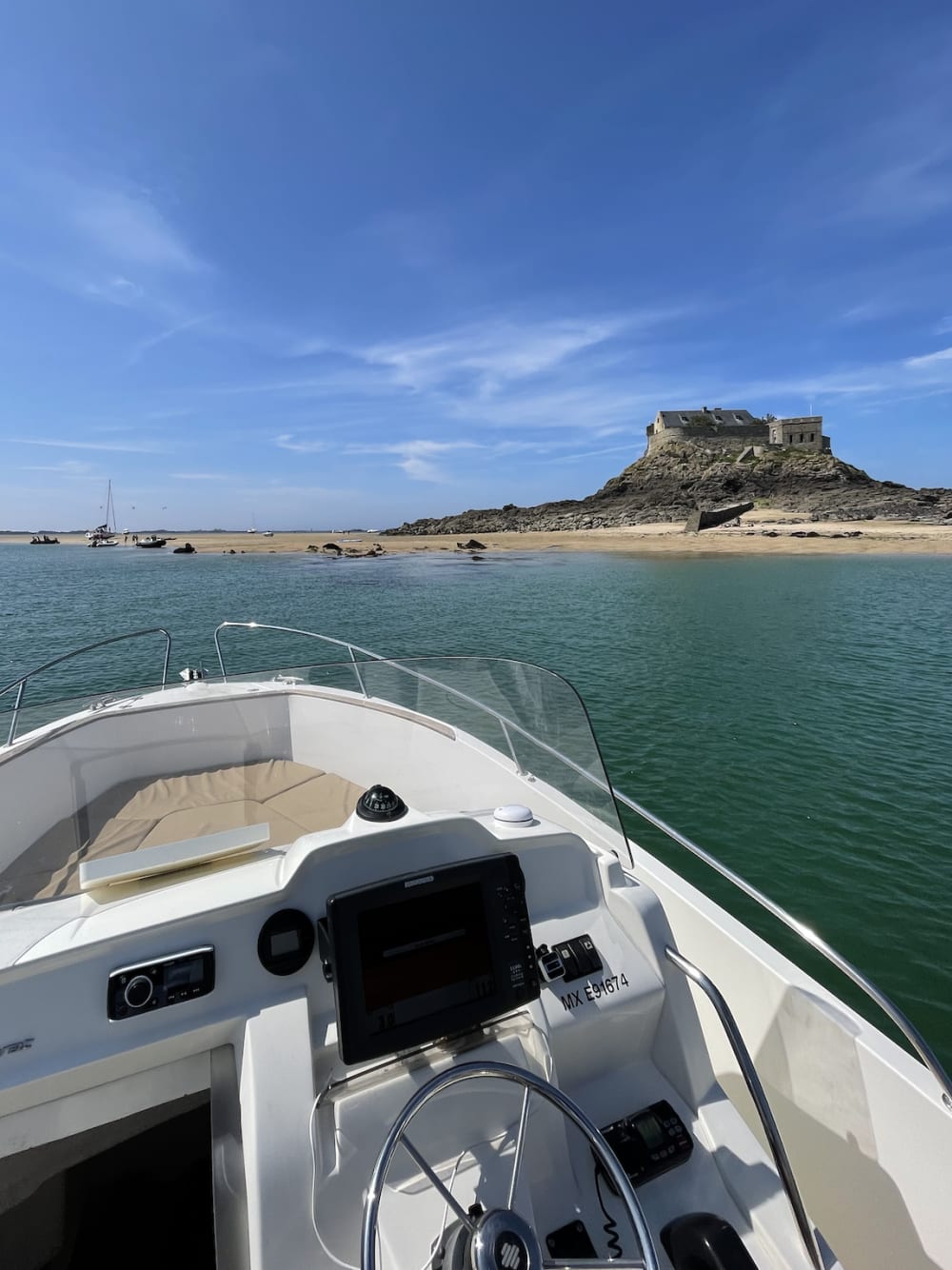 Détente et pique-nique en mer : une expérience conviviale au large