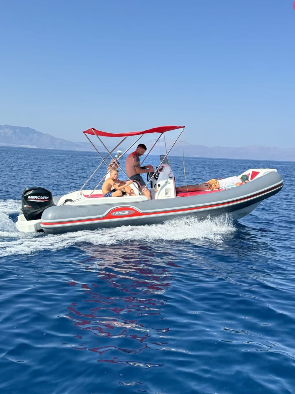 Mezza giornata di mare tra relax e natura