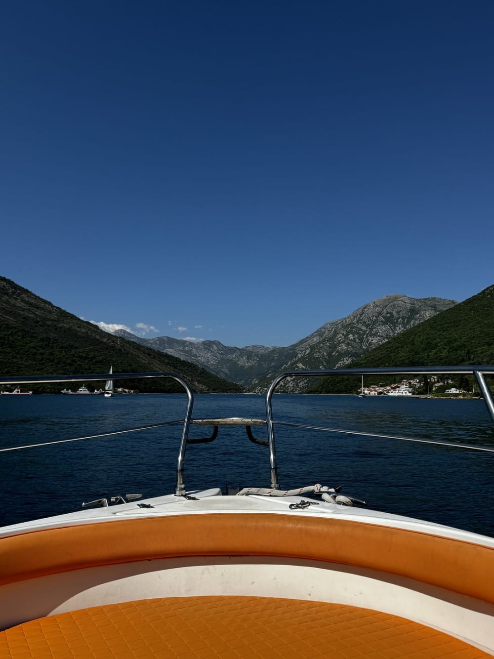 Excursion privée d'une journée complète dans la baie de Kotor et les joyaux de l'Adriatique (8 passagers maximum)