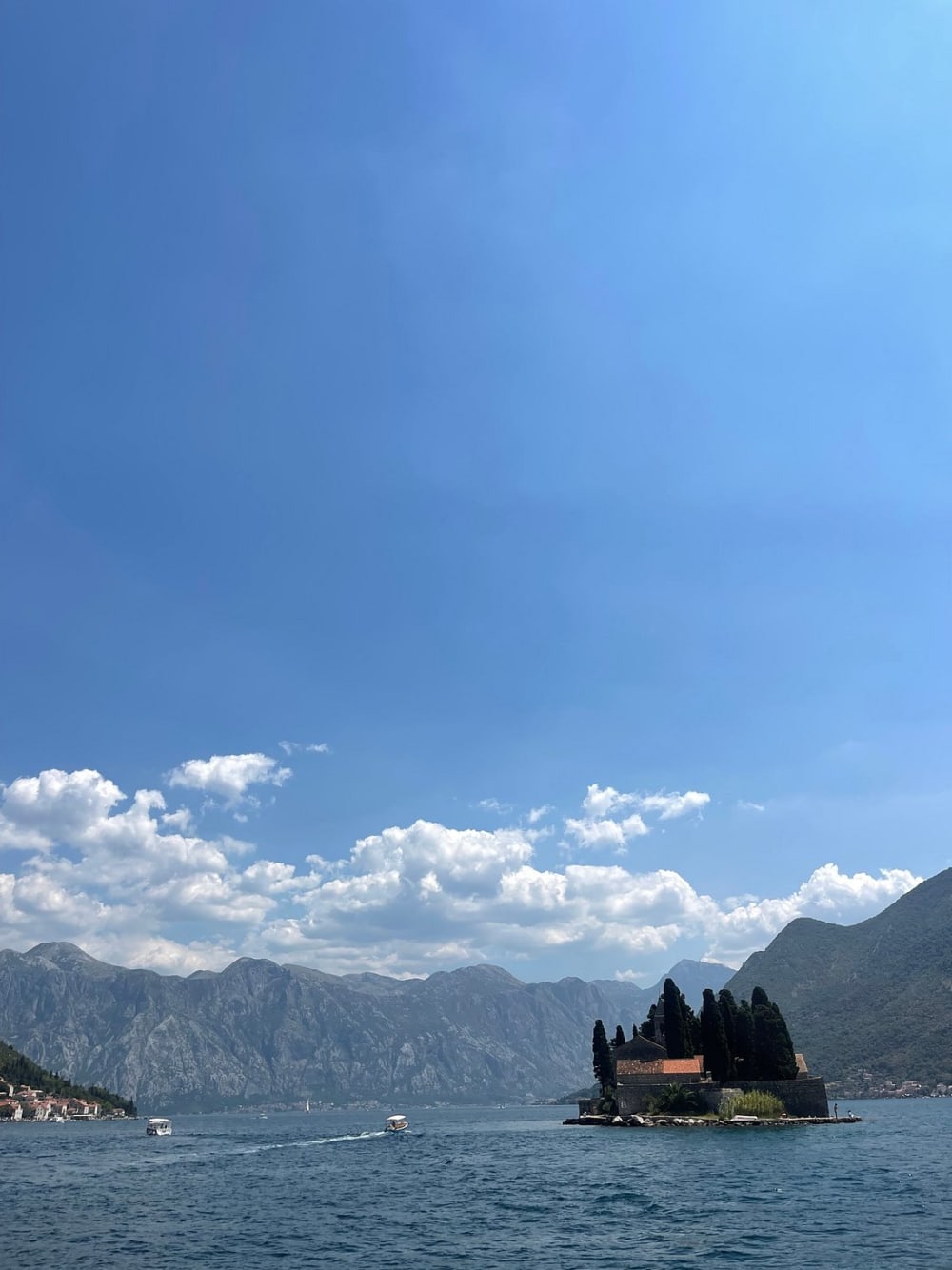 Croisière privée d'une journée dans la baie de Kotor – Tous les points forts en une seule excursion (8 passagers maximum)