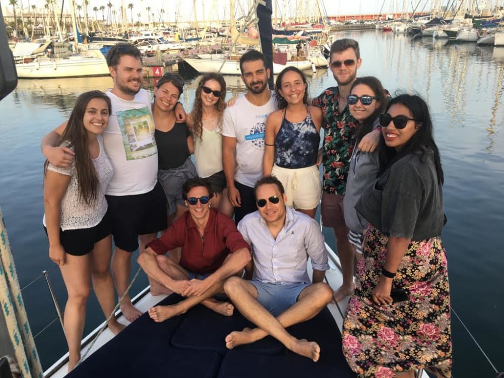 Barcelona vom Meer aus: 2-stündige Kreuzfahrt mit Schwimmen & Sound