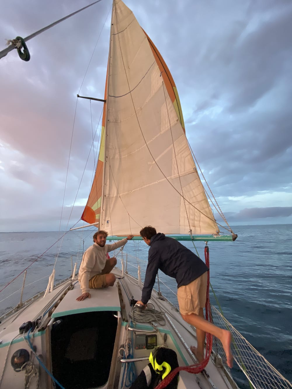 Croisière Apéro au Crépuscule : Détente et Délices en Voilier