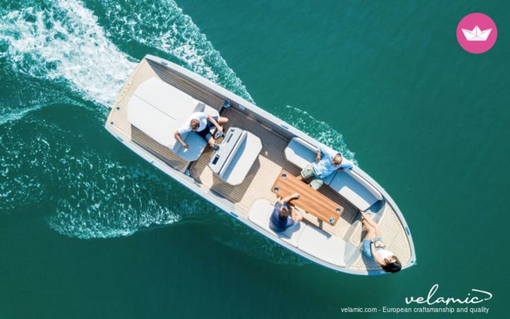 Pôr do Sol Encantador: Aperitivo em um Barco Entre os Dois Mares de Leuca