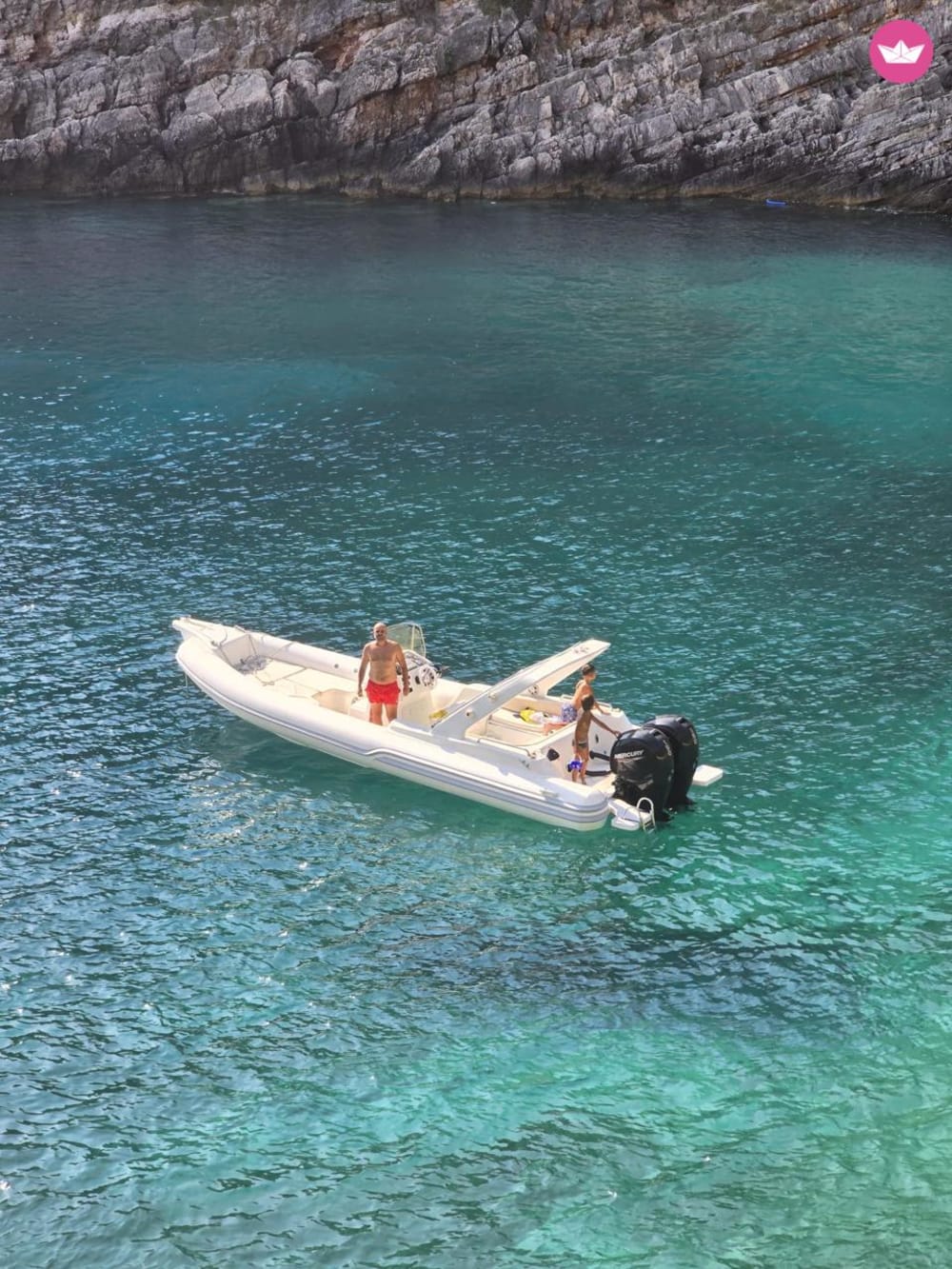 Esclusiva Albania: 8 Ore di Scoperta tra Isole, Grotte e Baie Segrete