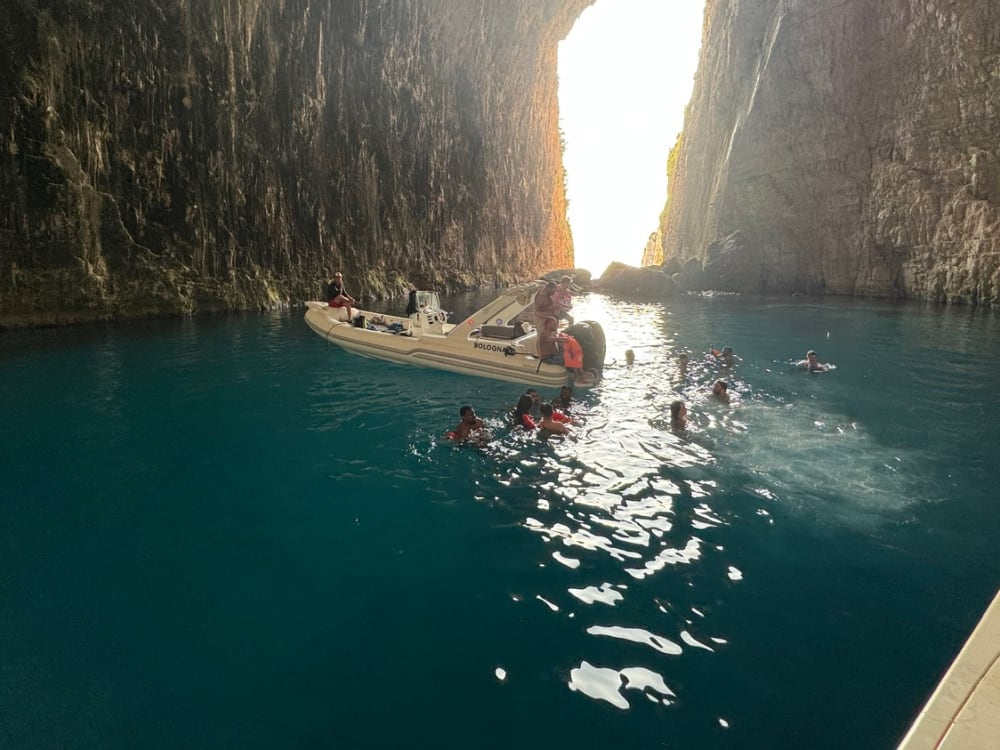 Secret Karaburun: Ein Tag der Erkundung und Entspannung in der Haxhi Ali-Höhle