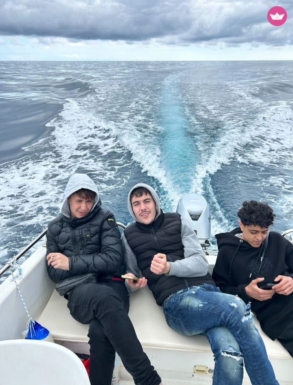 Sonnenuntergang über dem Meer: Gallinara und die Burg