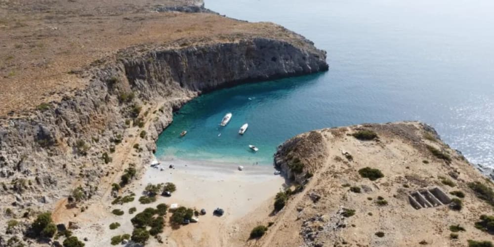 Discover Crete’s Most Iconic Lagoon Privately – A 6-Hour Escape of Beauty & Legend
Balos Gramvousa Menies