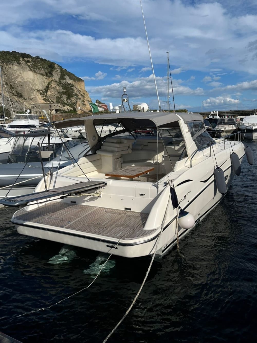 Crociera al tramonto a Procida da Baia