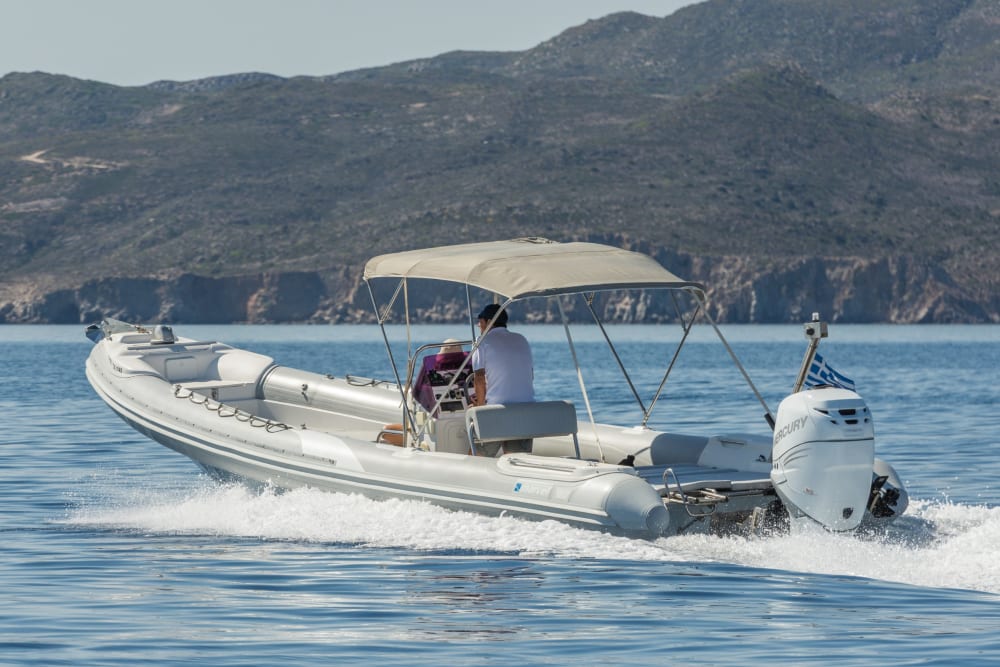 Adamantas Coastal Cruise: Milos in 5 Hours