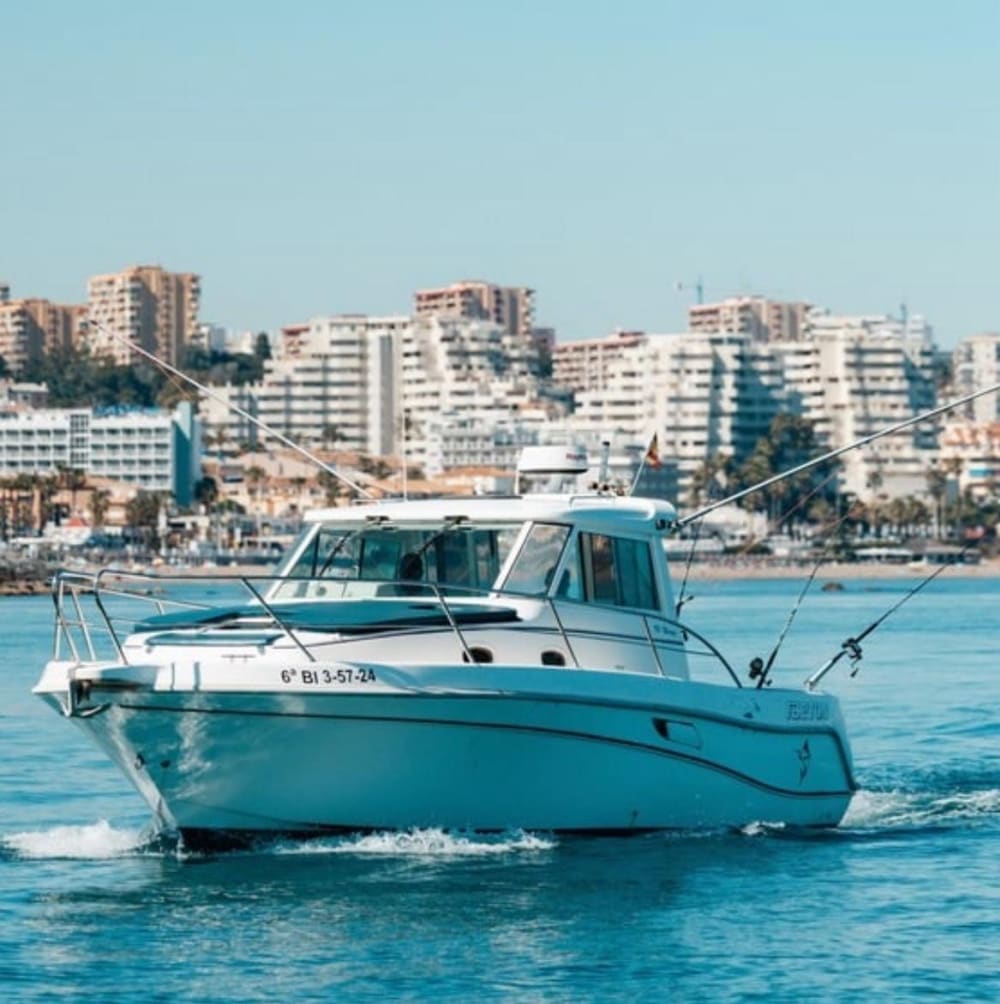 Salida de Pesca de Día Completo en Benalmadena