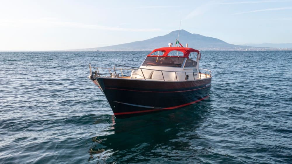 Capri di Lusso: Tour Privato con Skipper e Prosecco