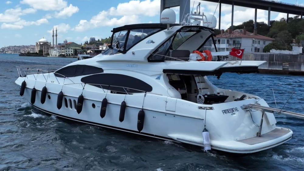 Istanbul Bosphorus Half-Day Luxury Yacht Experience