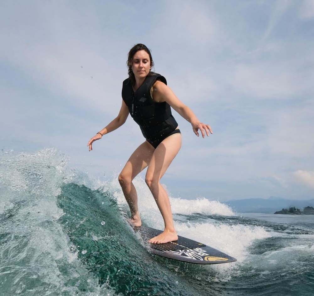 2 hours of thrills on Lake Geneva: wakeboarding and more