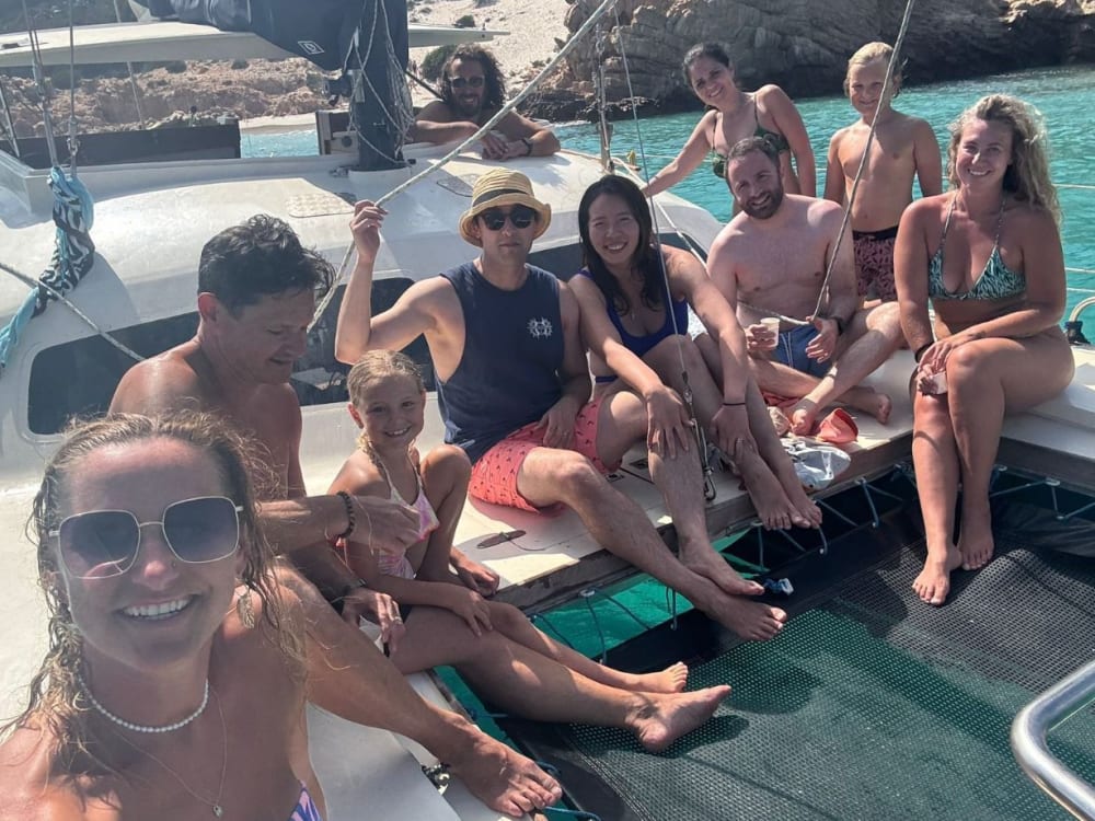 Bellezza selvaggia: tour di un giorno in catamarano a Spargi Ovest e alle piscine naturali