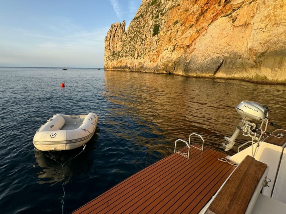 Magie du coucher de soleil aux îles Medes – Tour côtier de 3 heures