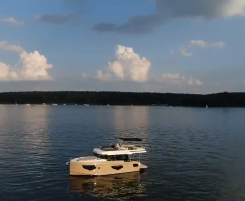 Segla in i firandet: 4-timmars möhippa-kryssning på Wannsee