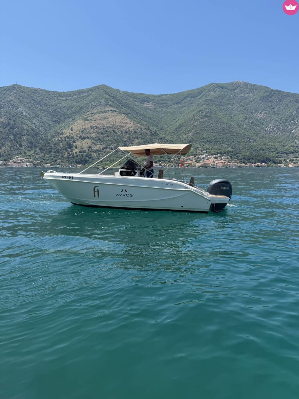 Blaue Stunde Bucht-Kreuzfahrt