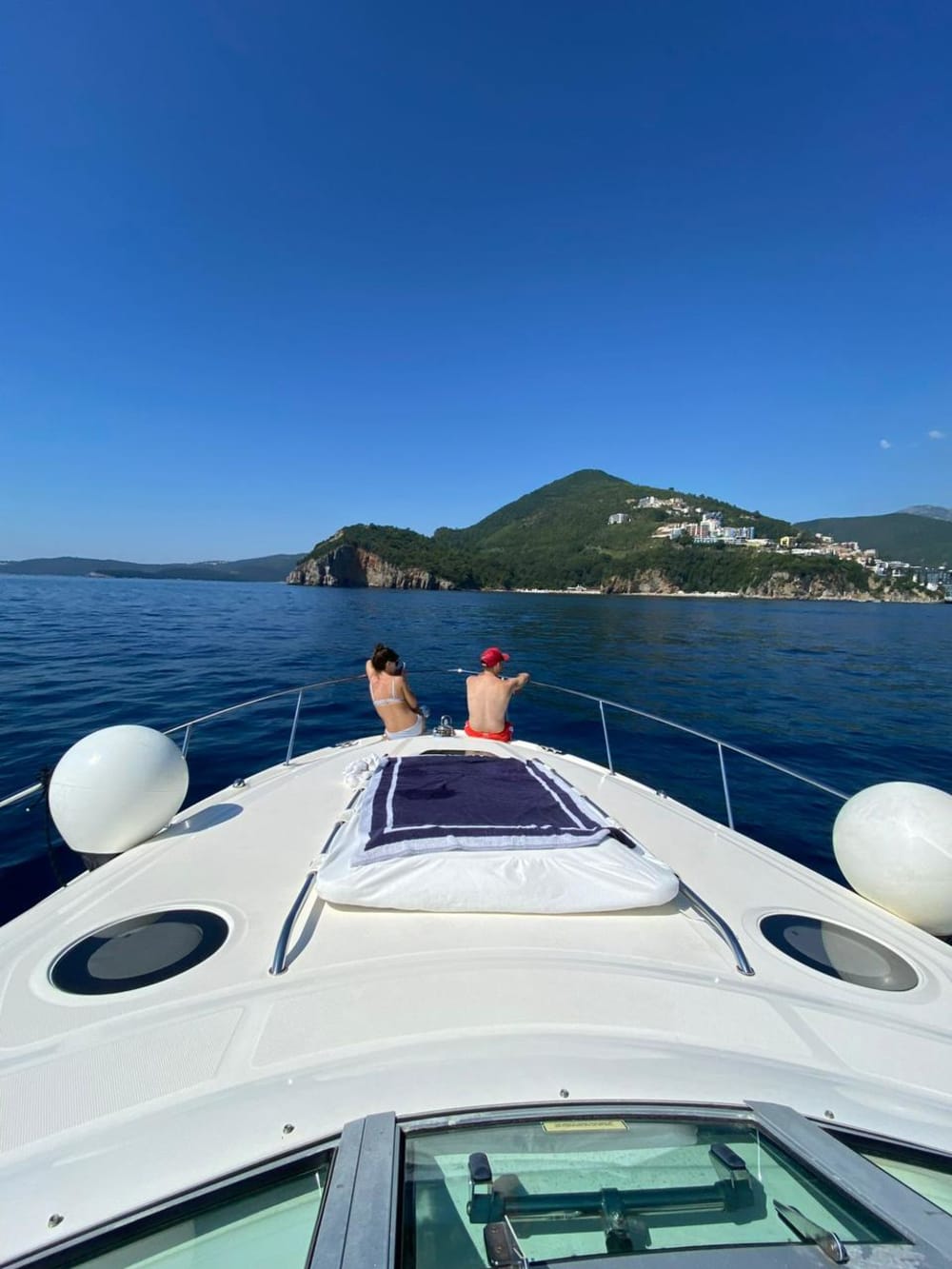Aventura de 8 horas por el Adriático: Cueva Azul, islas y maravillas costeras
