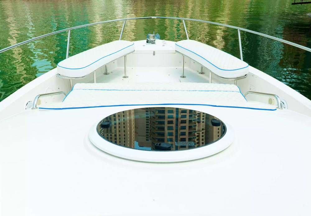 4-Hour Exclusive Cruise — Discover The Palm, Relax in Style