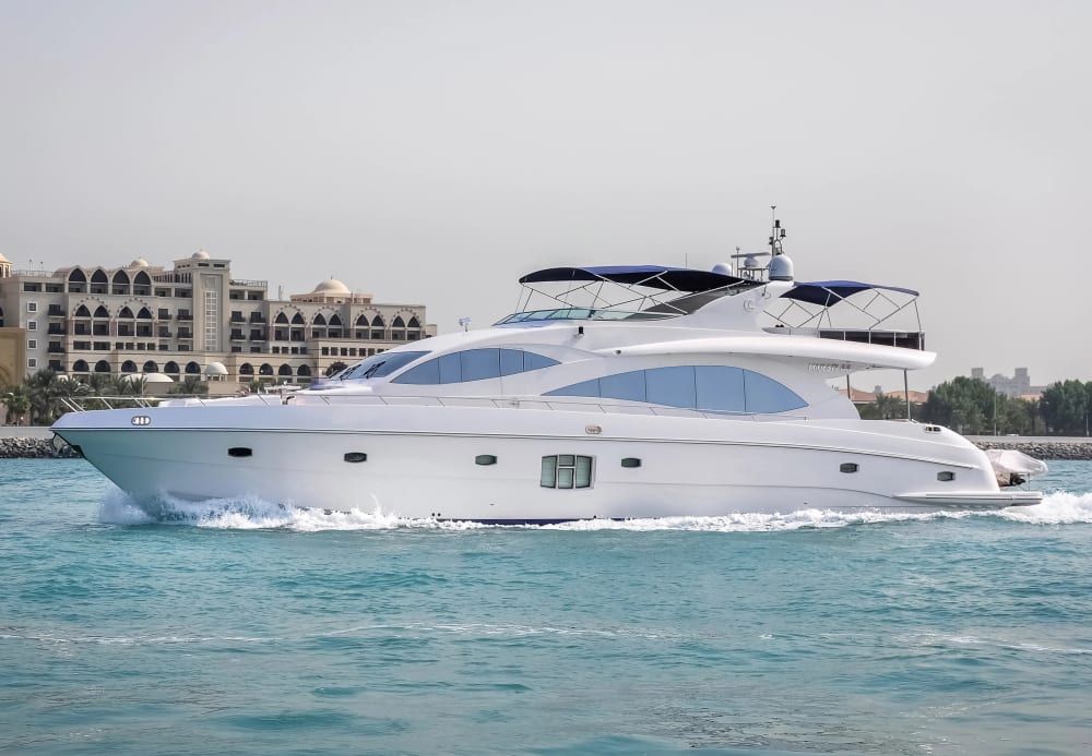 6-Hour Cruise – Premium Coastal Day on a 88ft Yacht