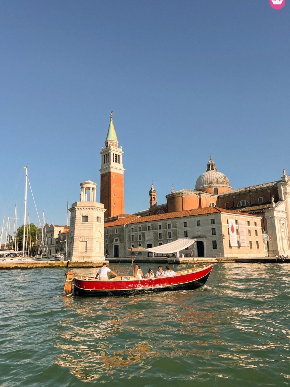 Venezianische Magie: Inselrundfahrt an Bord der Tortuga