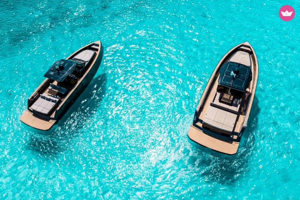 Half-Day Luxury Santorini Cruise – Pardo 50 with Swim Stops & Lunch