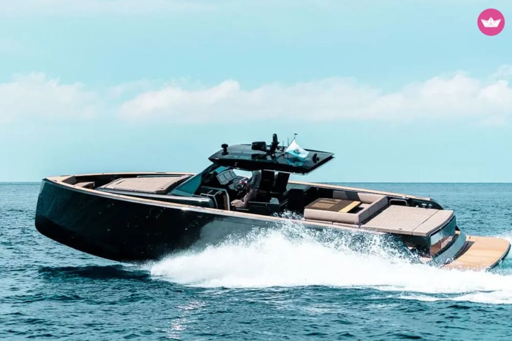 Half-Day Luxury Santorini Cruise – Pardo 50 with Swim Stops & Lunch