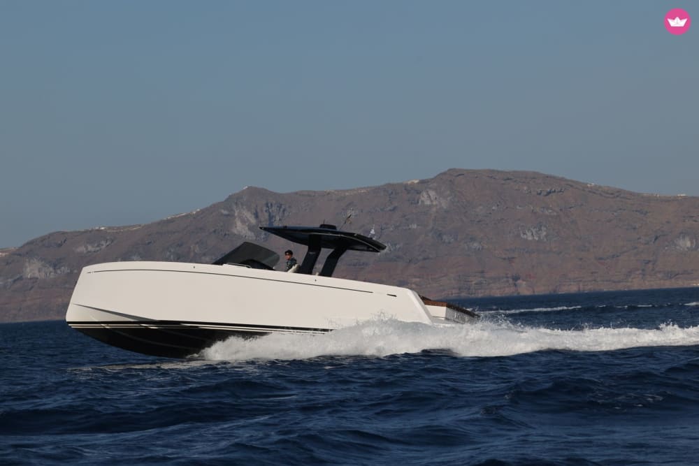 Aegean Breeze – 5-Hour Santorini Morning Cruise from Ammoudi