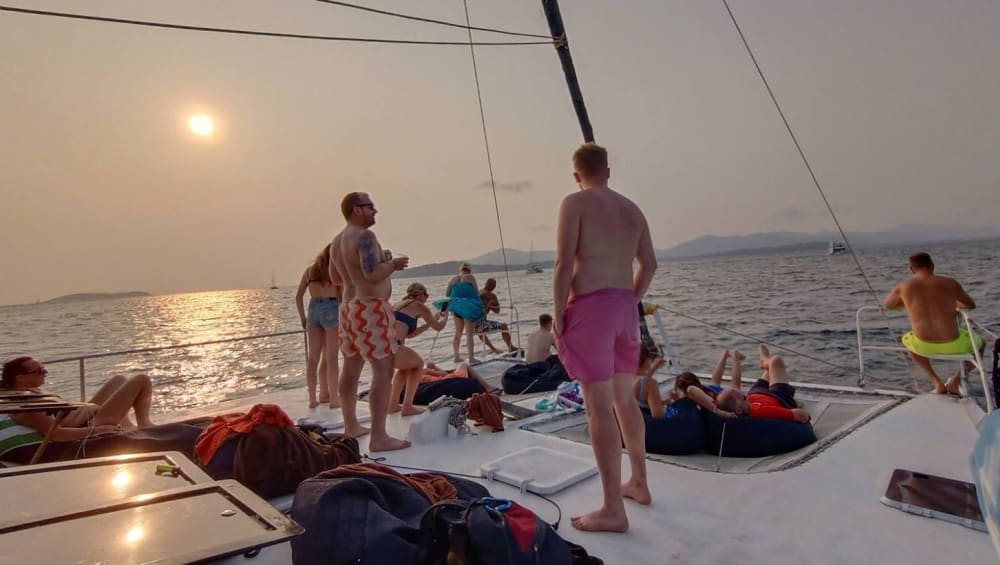 Afternoon Escape: Coral & Maiton Islands