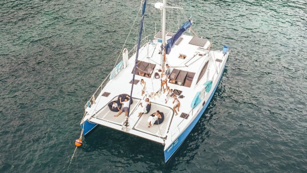 Ganztägiger Inselausflug: Private Kreuzfahrt nach Maiton und Coral Island