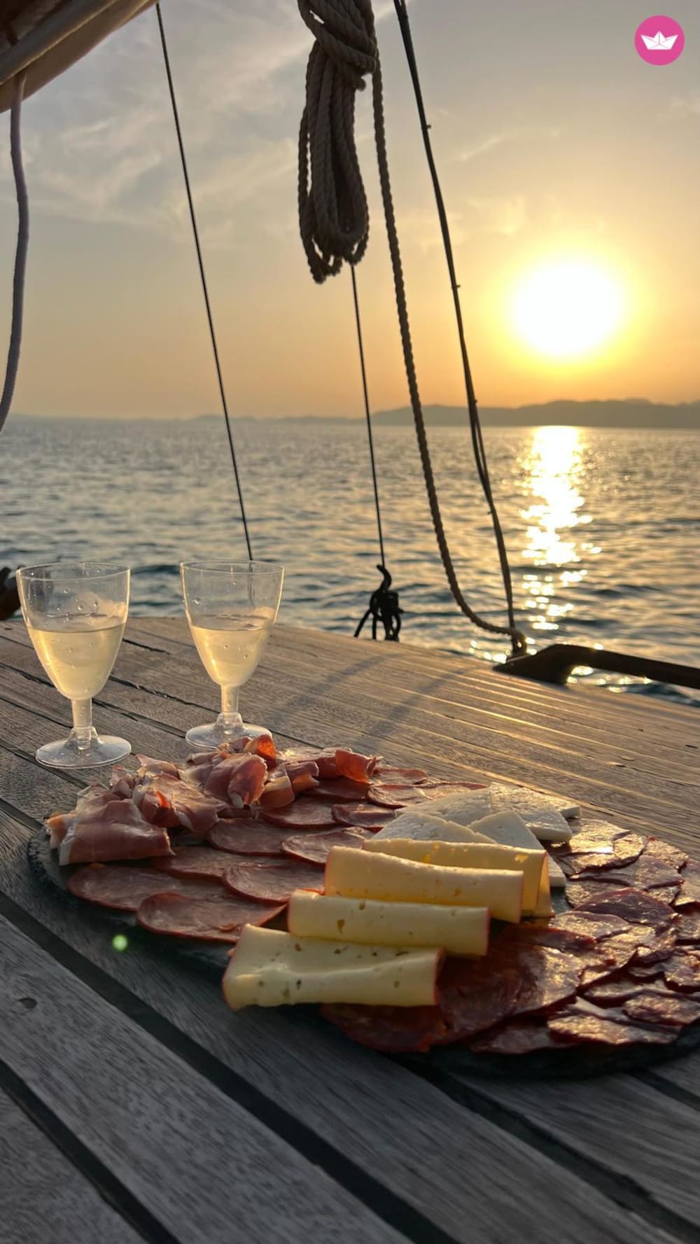 Experiencia al atardecer en el Mediterráneo: 3 horas a bordo de una goleta clásica