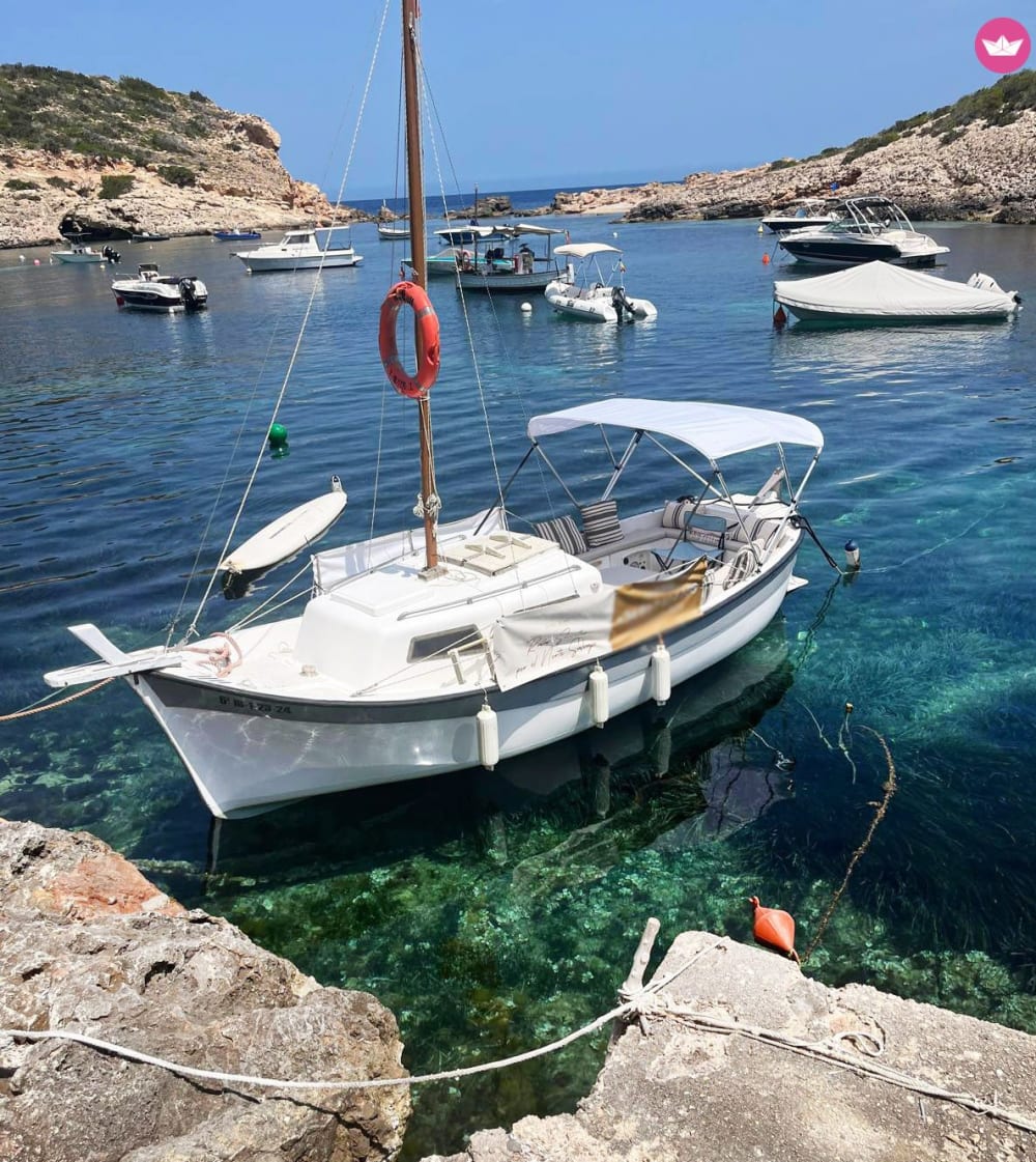 Discovering Ibiza’s Hidden Coves – Peaceful and Intimate Cruise
