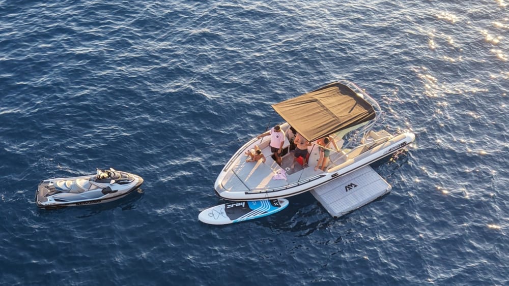Día de escape en la Plage de la Mala – Entre la relajación y el brillo azul