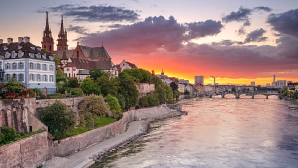 Sunset Apéro Deluxe Tour – 90 Minuten auf einem Vintage-Kabinenkreuzer